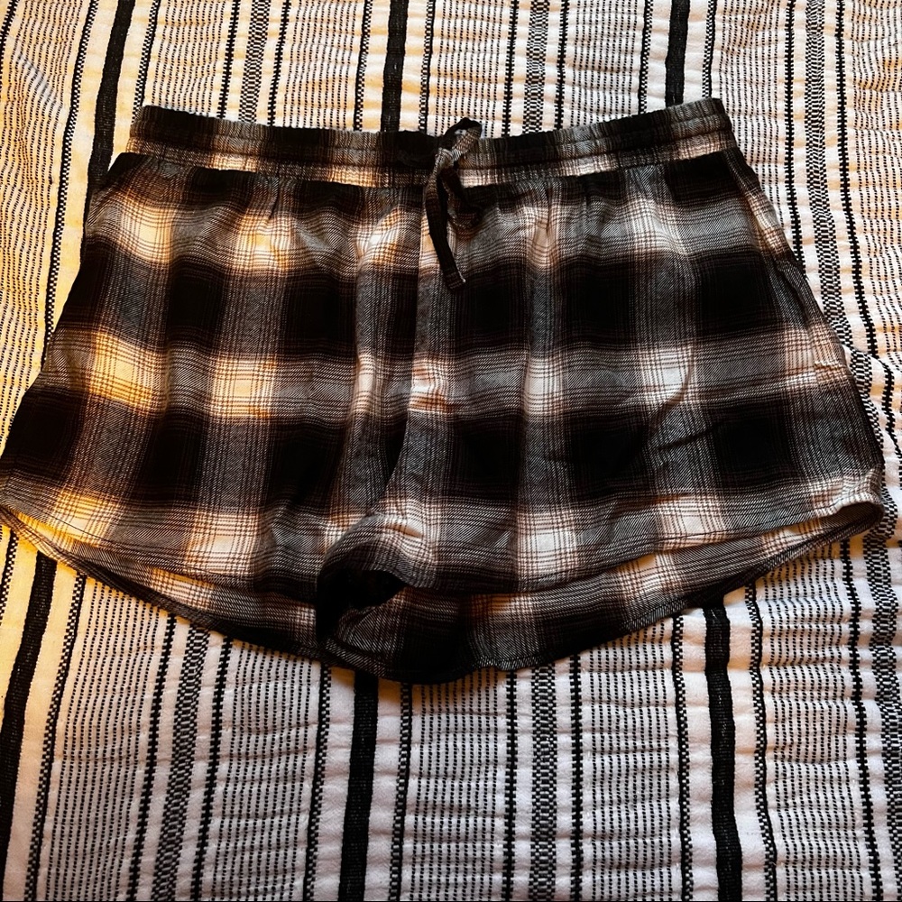 plaid sleep shorts - Picture 1 of 3